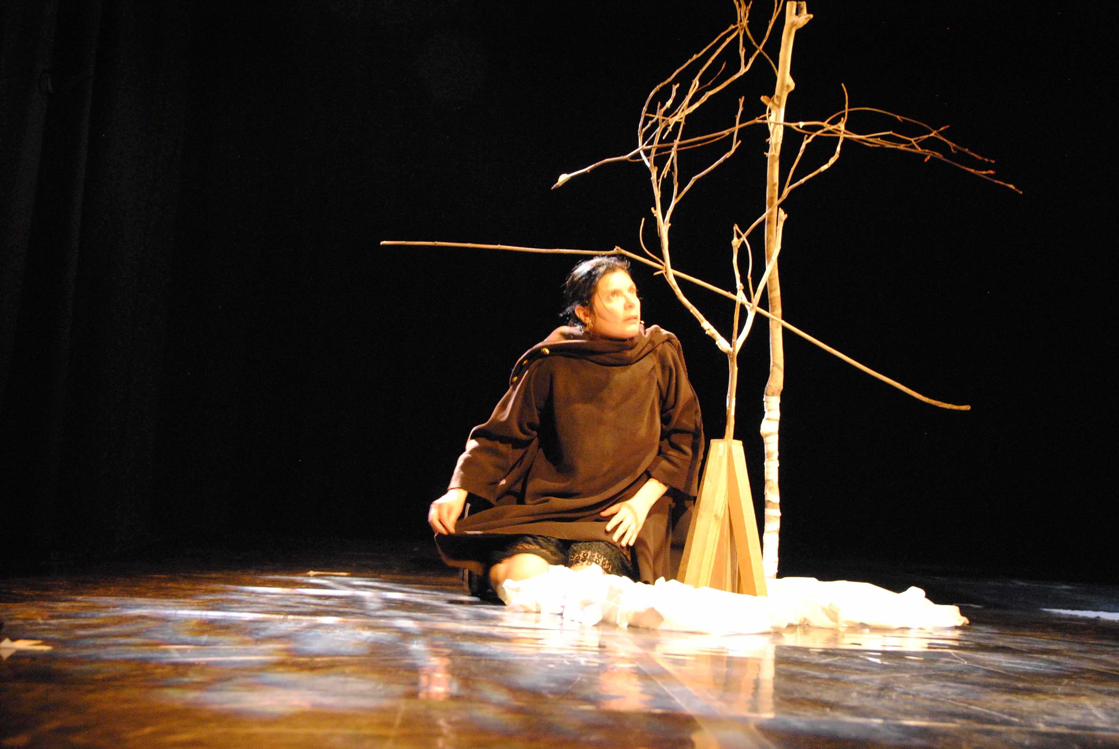 Fotografia di scena da SOIT GENTIL ET TIENS COURAGE/ L’albero di Anne